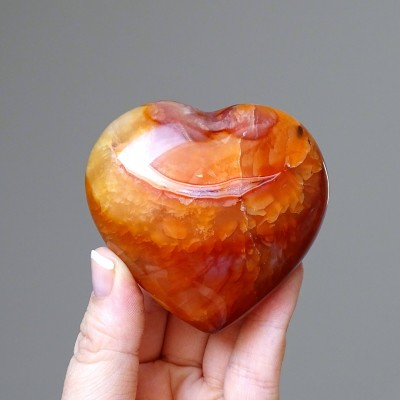 Polished carnelian - heart 210g, Madagascar