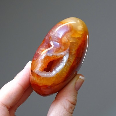 Polished carnelian - heart 210g, Madagascar