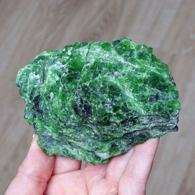 Chromdiopside natural mineral top quality 435g, Russia