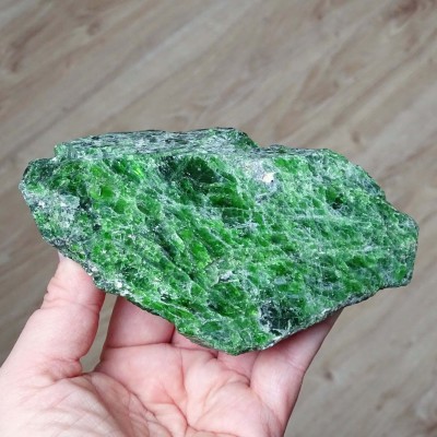 Chromdiopside natural mineral top quality 496g, Russia