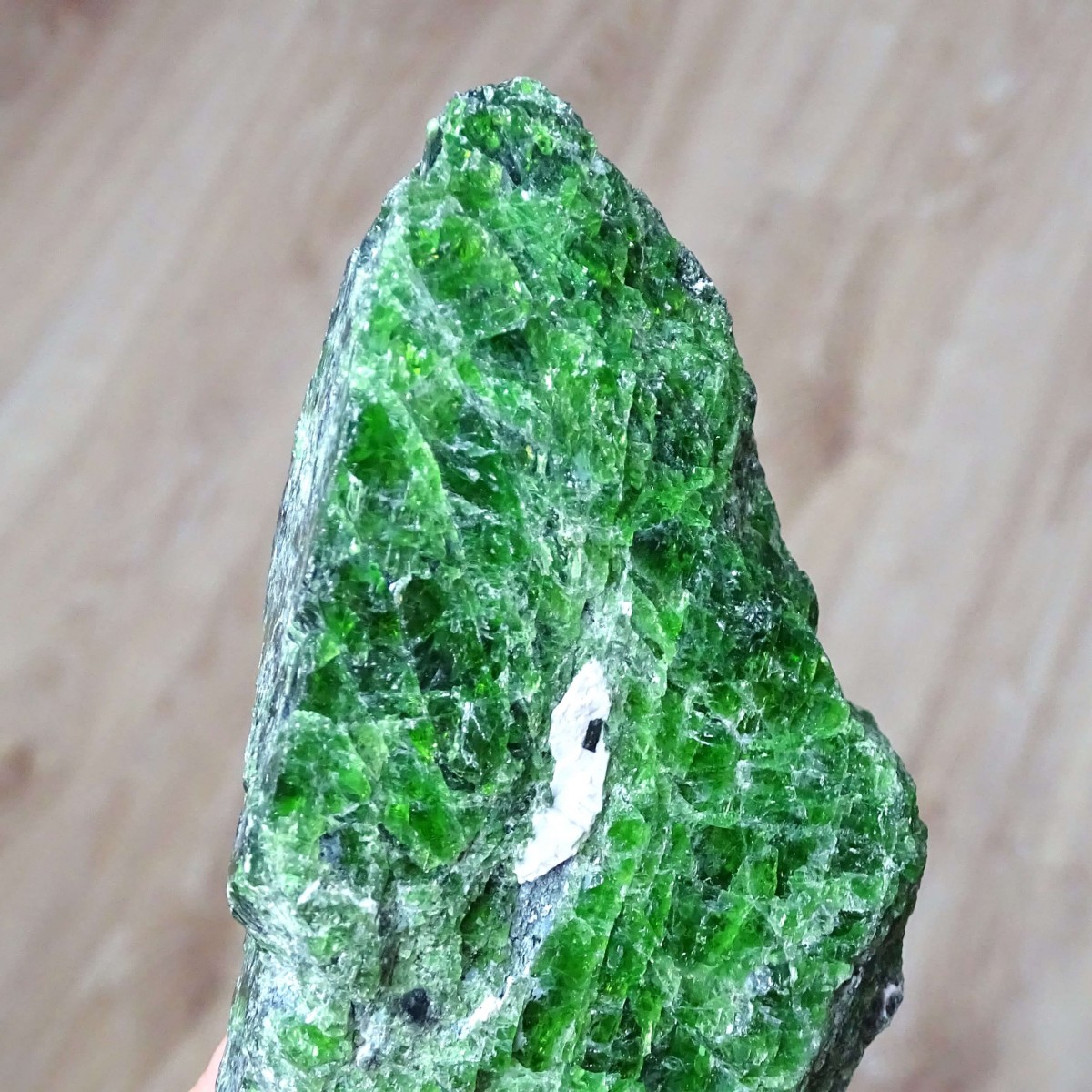 Chromdiopside natural mineral top quality 496g, Russia