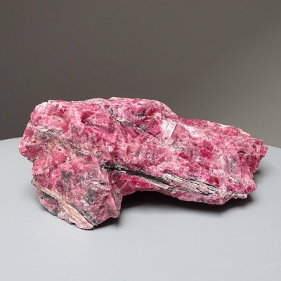 Rhodonit-Rohmineral 708g, Brasilien