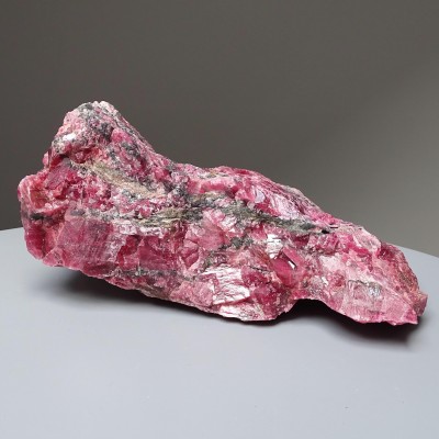 Rhodonit-Rohmineral 708g, Brasilien