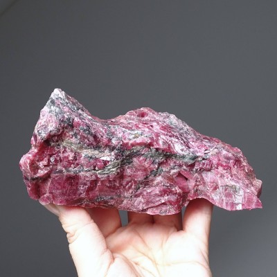 Rhodonit-Rohmineral 708g, Brasilien