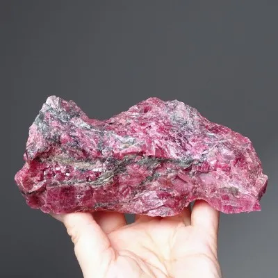 Rodonit surový minerál 708g, Brazílie