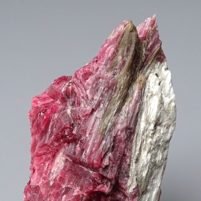 Rhodonit-Rohmineral 238g, Brasilien