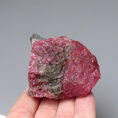 Rodonit surový minerál 116g, Brazílie