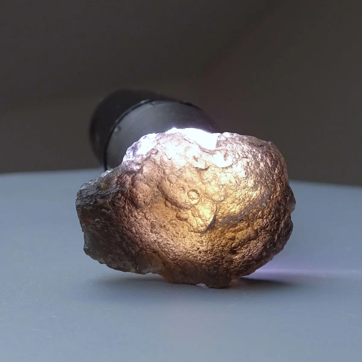 Agni Manitite tektit 22.8g, Indonesia