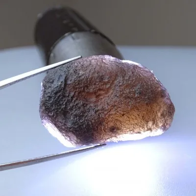 Agni Manitite tektit 22,4g, Indonésie