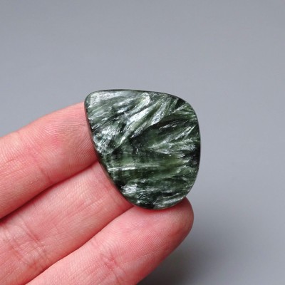 Serafinit polierter Cabochon 7,5g Russland