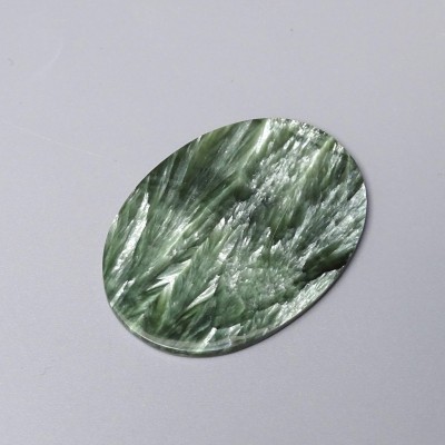 Serafinit polierter Cabochon 10,4g Russland