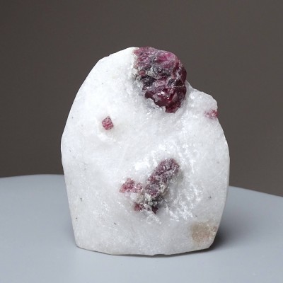 Natural spinel in marble 162g, Vietnam