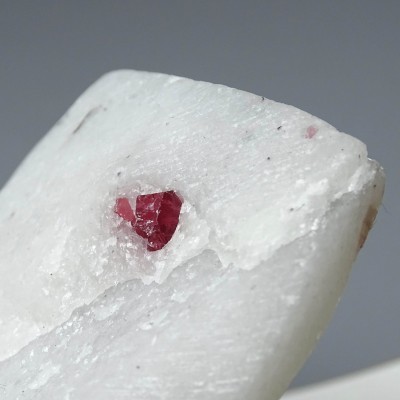 Natural spinel in marble 162g, Vietnam