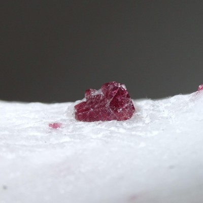 Natural spinel in marble 113g, Vietnam