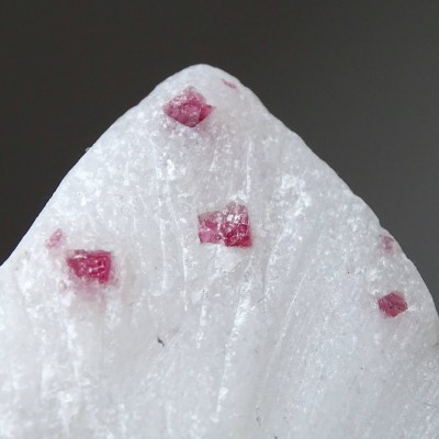 Natural spinel in marble 113g, Vietnam