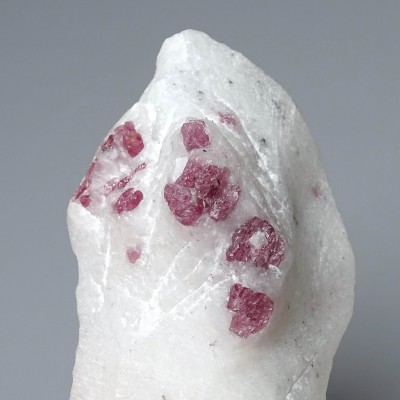 Natural spinel in marble 103g, Vietnam