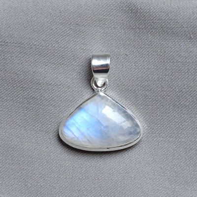 Moonstone pendant in silver 5.5g, top quality