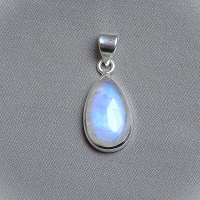 Moonstone pendant in silver 4.4g, top quality