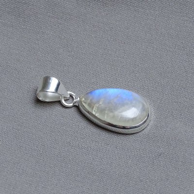 Moonstone pendant in silver 4.4g, top quality