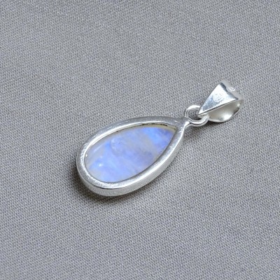 Moonstone pendant in silver 4.4g, top quality