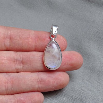 Moonstone pendant in silver 4.4g, top quality