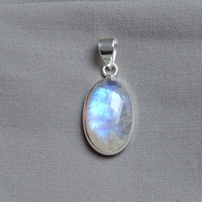 Moonstone pendant in silver 5.8g, top quality