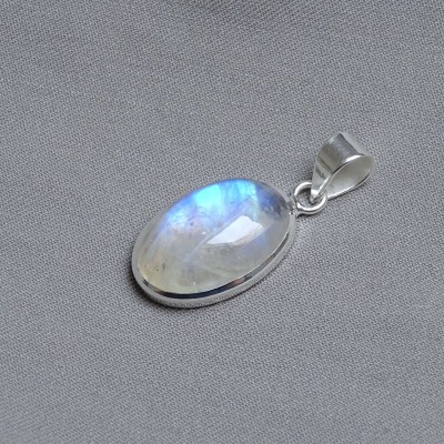 Moonstone pendant in silver 5.8g, top quality