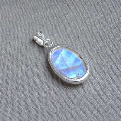 Moonstone pendant in silver 5.8g, top quality