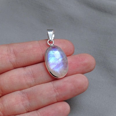 Moonstone pendant in silver 5.8g, top quality