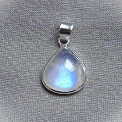 Moonstone pendant in silver 5g, top quality