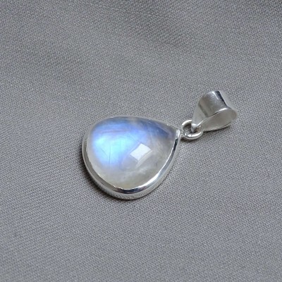 Moonstone pendant in silver 5g, top quality