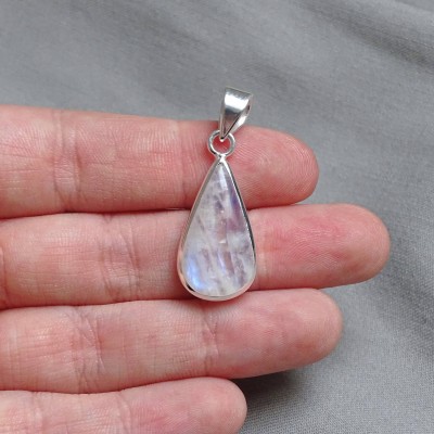 Moonstone pendant in silver 4.5g, top quality