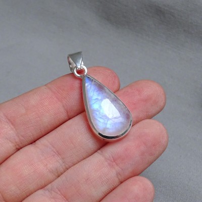 Moonstone pendant in silver 4.9g, top quality