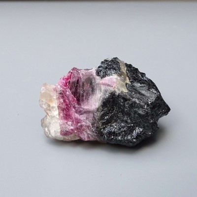 Rubelite/red tourmaline, black turmaline 37g, Brazil