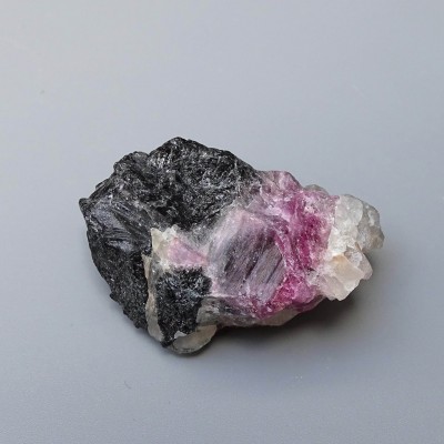 Rubelite/red tourmaline, black turmaline 37g, Brazil