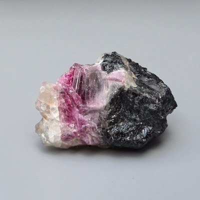 Rubelite/red tourmaline, black turmaline 37g, Brazil