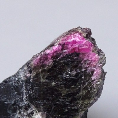 Rubelite/red tourmaline, black turmaline 22,5g, Brazil