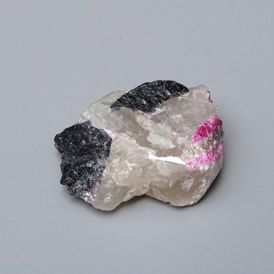 Rubelite/red tourmaline, black turmaline 19,3g, Brazil