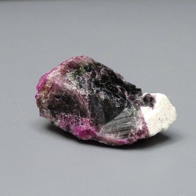 Rubelite/red tourmaline, black turmaline 19,2g, Brazil