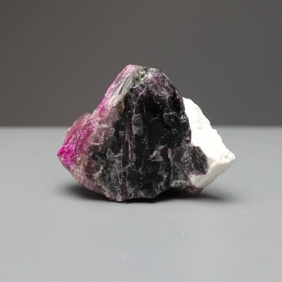 Rubelite/red tourmaline, black turmaline 19,2g, Brazil