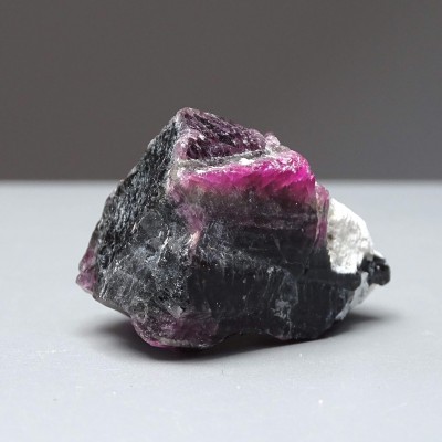 Rubelite/red tourmaline, black turmaline 31.1g, Brazil