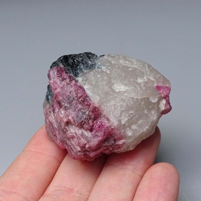 Rubelite/red tourmaline, black turmaline 53.4g, Brazil