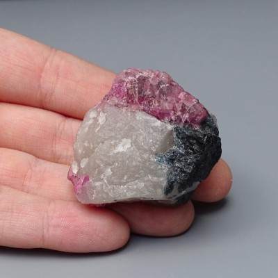 Rubelite/red tourmaline, black turmaline 53.4g, Brazil