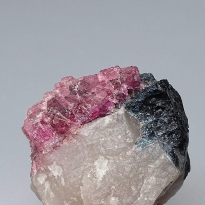 Rubelite/red tourmaline, black turmaline 53.4g, Brazil