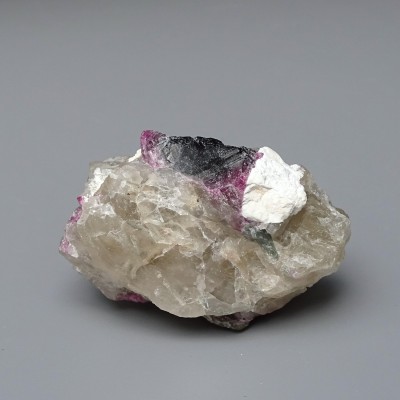 Rubelite/red tourmaline, black turmaline 54.8g, Brazil