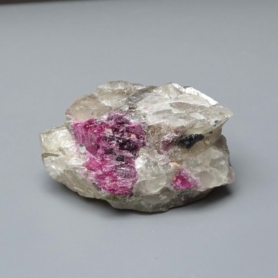 Rubelite/red tourmaline, black turmaline 54.8g, Brazil