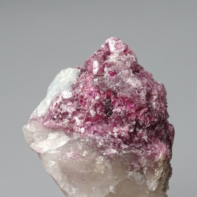 Rubelite/red tourmaline 41.4g, Brazil