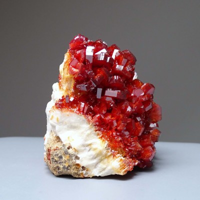 Vanadinite mineral 793g, Morocco