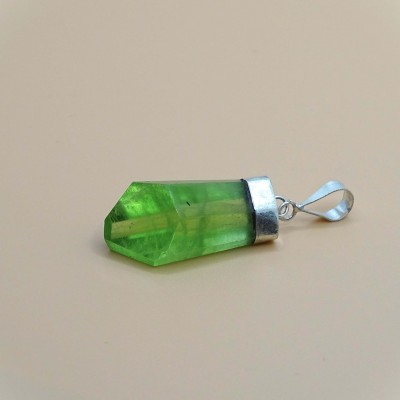 Peridot /Olivine natural crystal pendant 4.8g Pakistan