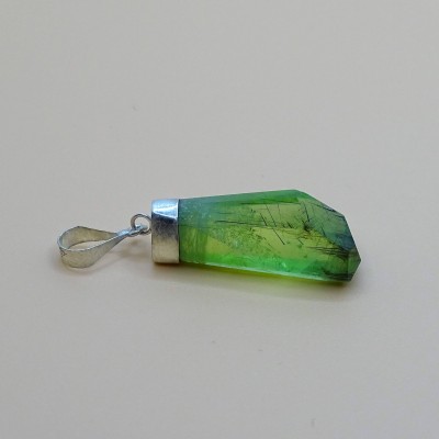 Peridot /Olivine natural crystal pendant 4.9g Pakistan